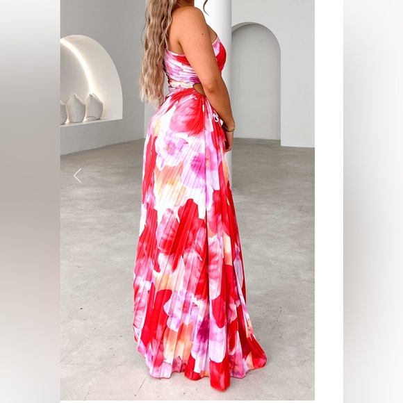 ONE SHOULDER SLEEVELESS ADJUSTABLE SIDE CUT OUT ASYMMETRIC PLEATED MAXI DRESS - Picture 6 of 10